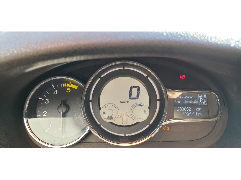 renault megane iii berlina 5 p del año 2012