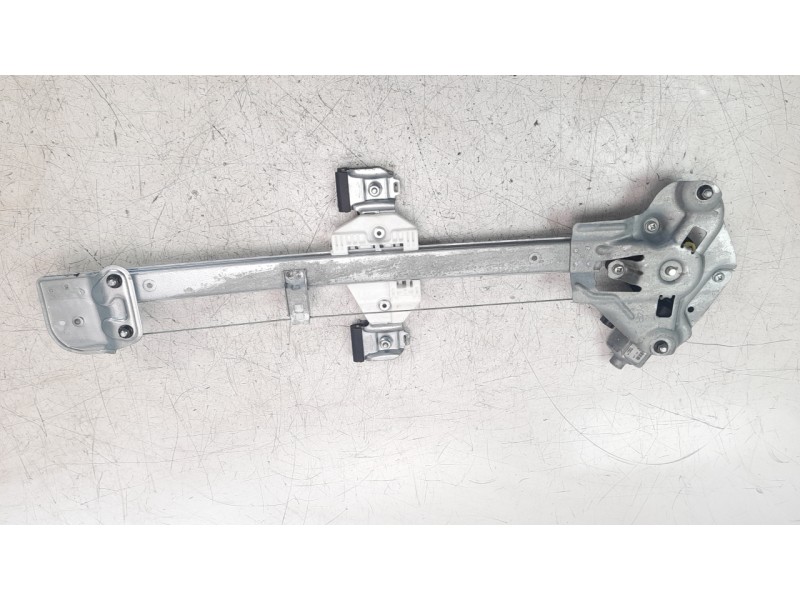 Recambio de elevalunas trasero derecho para ssangyong rexton limited 4x4 referencia OEM IAM 7332136000  