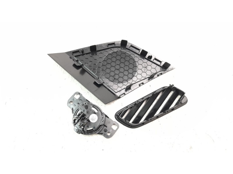 Recambio de moldura para audi q7 4mg referencia OEM IAM 4M0035399  