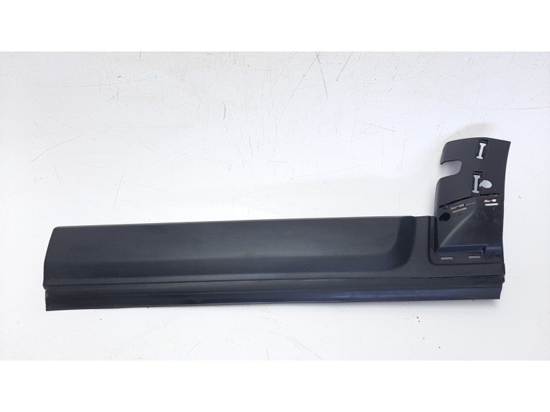 Recambio de moldura para land rover discovery 4 3.0 td v6 cat referencia OEM IAM 9H2220171AW  