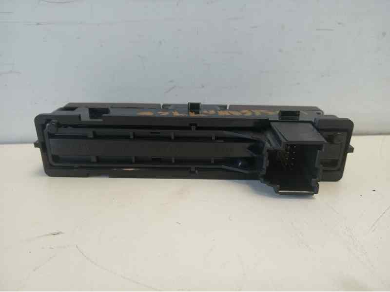 Recambio de warning para opel insignia berlina cosmo referencia OEM IAM 13271928  