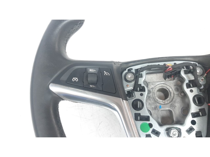 Recambio de volante para opel insignia berlina 2.0 16v cdti referencia OEM IAM 13330716  
