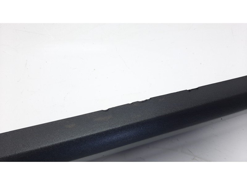 Recambio de moldura para land rover discovery 4 3.0 td v6 cat referencia OEM IAM 9H2220170AW  
