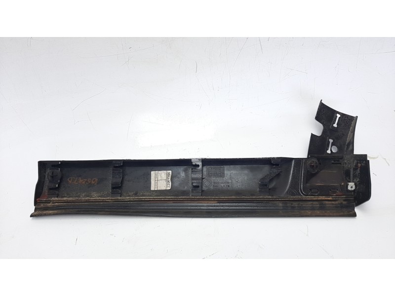 Recambio de moldura para land rover discovery 4 3.0 td v6 cat referencia OEM IAM 9H2220170AW  