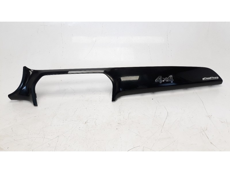 Recambio de moldura para suzuki vitara 1.6 ddis comfort 4x4 referencia OEM IAM 7382254P3  