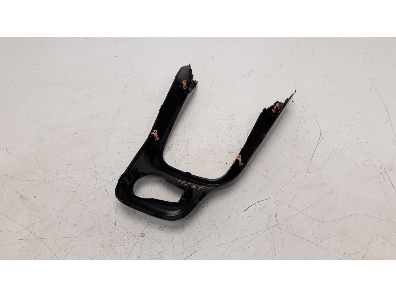 Recambio de moldura para suzuki vitara 1.6 ddis comfort 4x4 referencia OEM IAM 7581154P3  