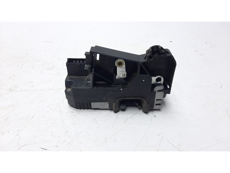 Recambio de cerradura puerta delantera izquierda para opel astra g berlina 1.6 16v referencia OEM IAM 24414116  