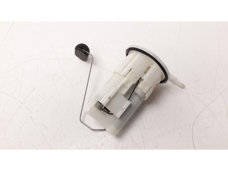 Recambio de bomba combustible para yamaha mt-07 referencia OEM IAM 1WS1390710 UCT35YU63 