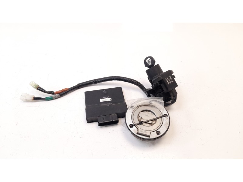 Recambio de conmutador de arranque para yamaha mt-07 referencia OEM IAM BATW82501100  