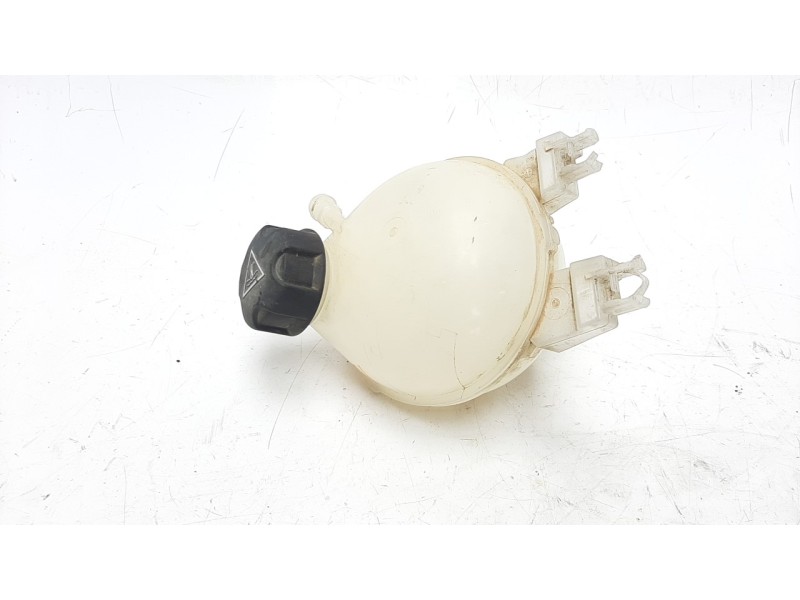 Recambio de deposito expansion para citroen c3 1.2 12v vti referencia OEM IAM 9800777280  