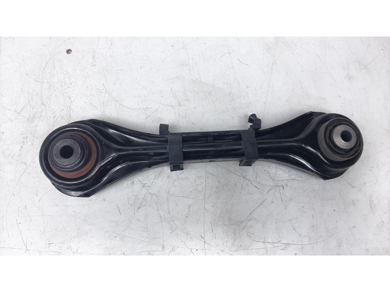 Recambio de brazo suspension superior trasero izquierdo para bmw serie 3 berlina (e90) 318d referencia OEM IAM 677798005  
