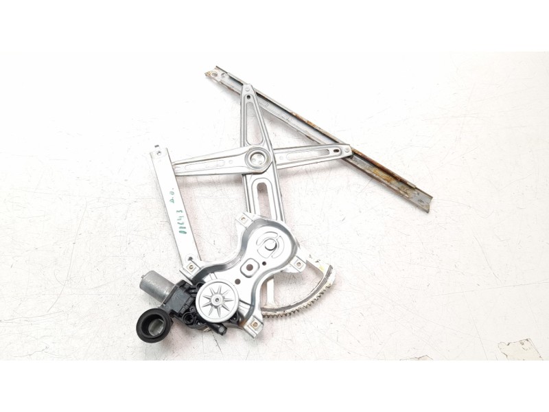 Recambio de elevalunas delantero derecho para toyota hilux vii 2.4 d referencia OEM IAM 857100K180  