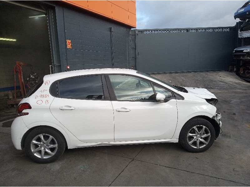 peugeot 208 del año 2015