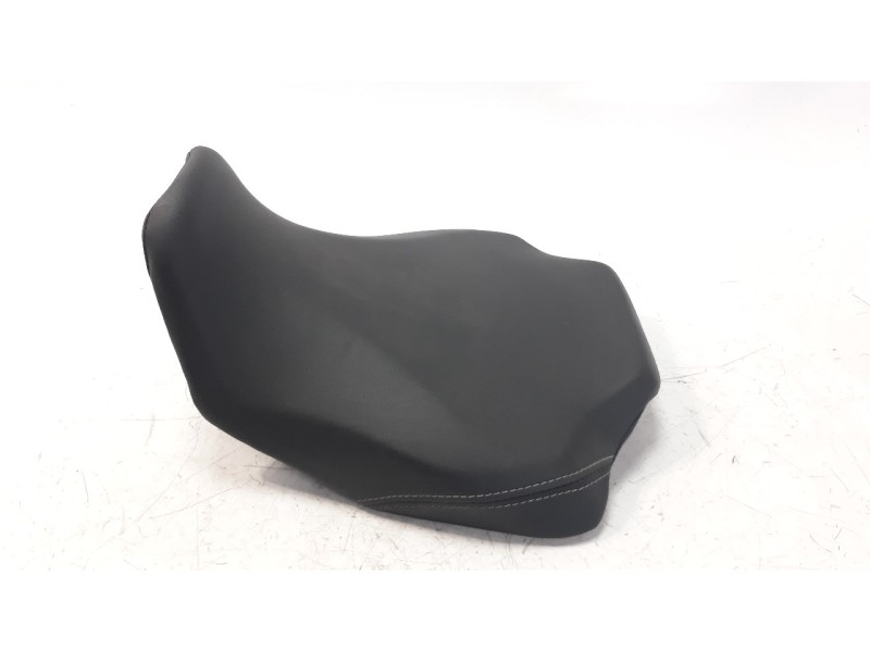 Recambio de asiento para honda cb 650r referencia OEM IAM 77100MKN0510  
