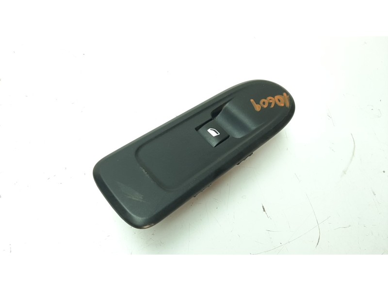 Recambio de mando elevalunas delantero derecho para citroen c3 1.2 12v vti referencia OEM IAM 96657927ZD  