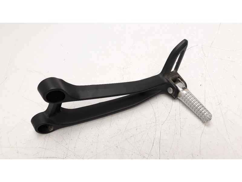 Recambio de estribo para yamaha mt-07 referencia OEM IAM 1WS2741L01  