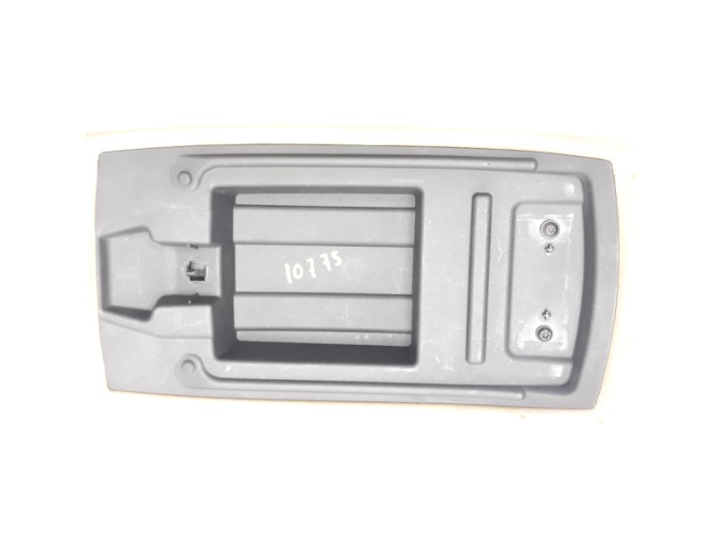 Recambio de apoyabrazos central para ford mondeo ber. (ca2) ghia referencia OEM IAM 1686361  