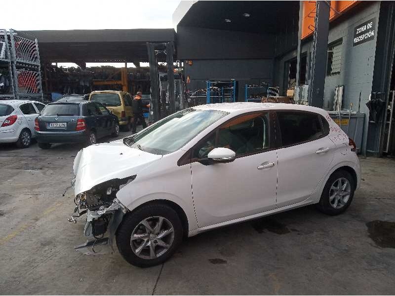 peugeot 208 del año 2015