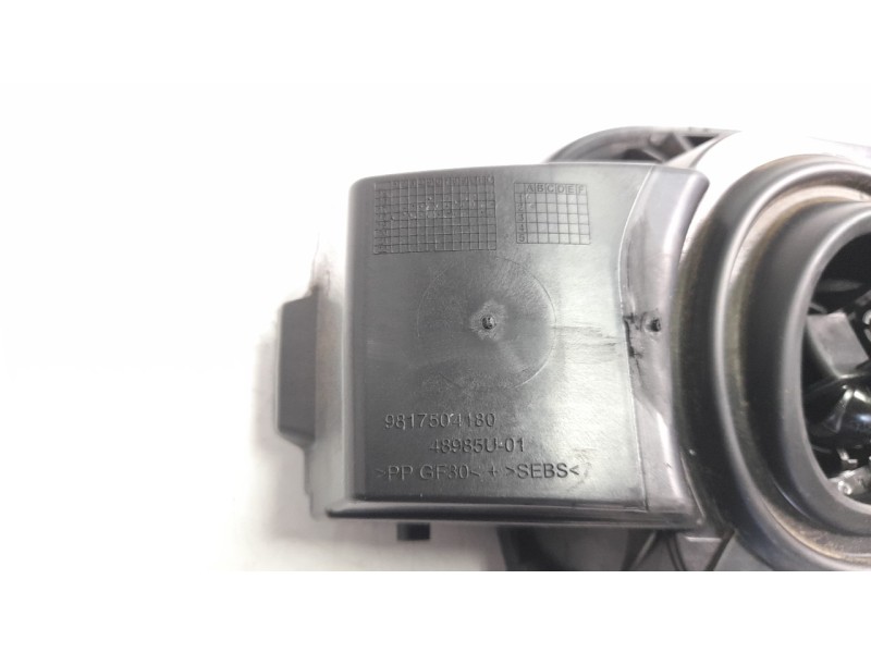 Recambio de tapa exterior combustible para peugeot 308 referencia OEM IAM 9817504180  