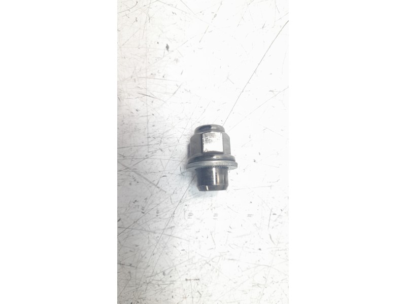 Recambio de herramientas para toyota c-hr hybrid gr sport referencia OEM IAM TORNILLO  