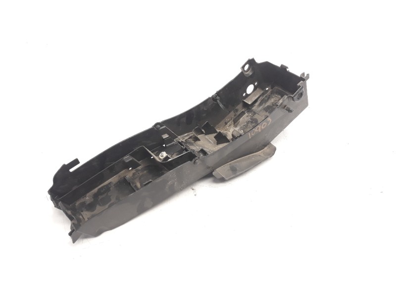 Recambio de moldura para yamaha mt-07 referencia OEM IAM BAT8212B00  