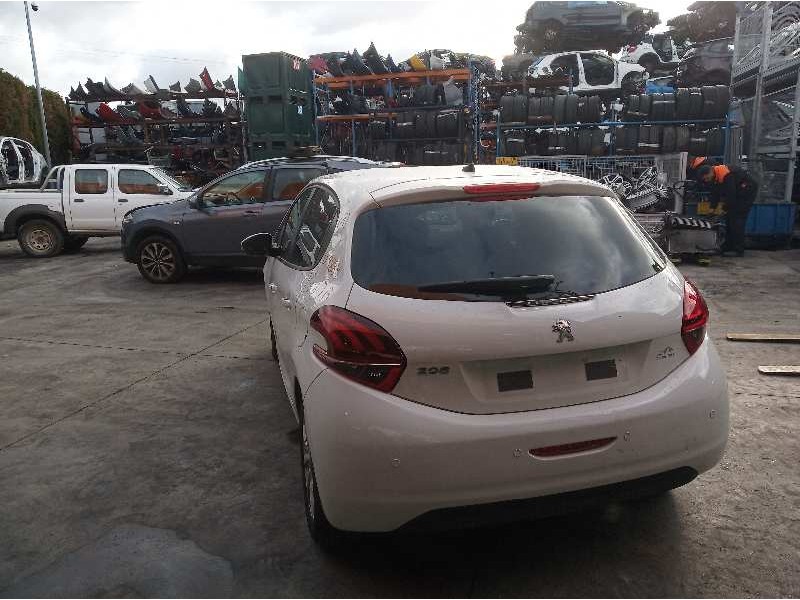 peugeot 208 del año 2015