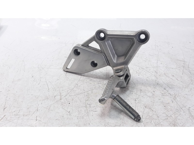 Recambio de estribo para honda cb 650r referencia OEM IAM 50600MKND50  