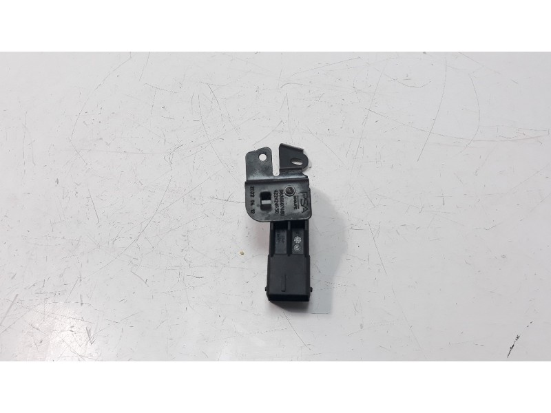 Recambio de caja precalentamiento para citroen c3 1.5 blue-hdi fap referencia OEM IAM 9803299780  