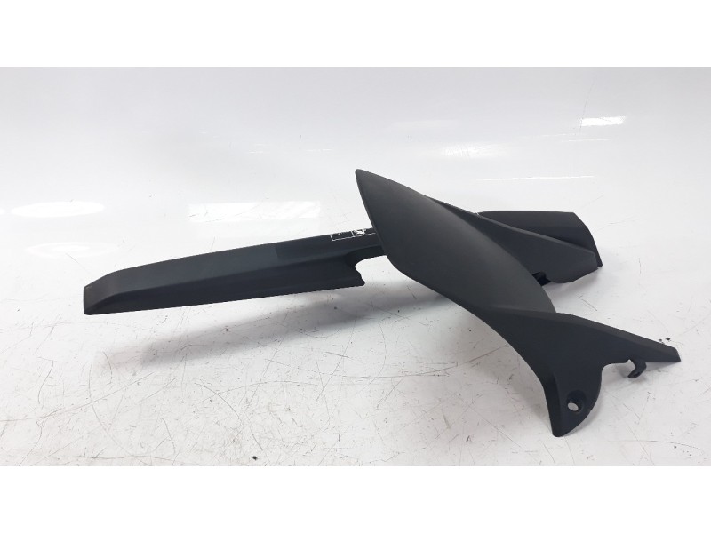 Recambio de guardabarros trasero para honda cb 650r referencia OEM IAM 80103MKND50  