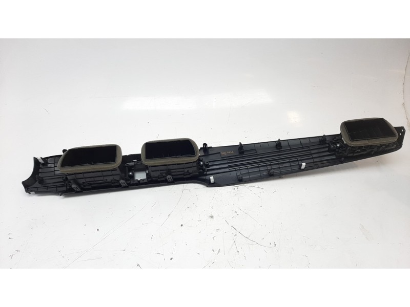 Recambio de moldura para hyundai i20 active 1.0 tgdi cat referencia OEM IAM 84795Q0000  
