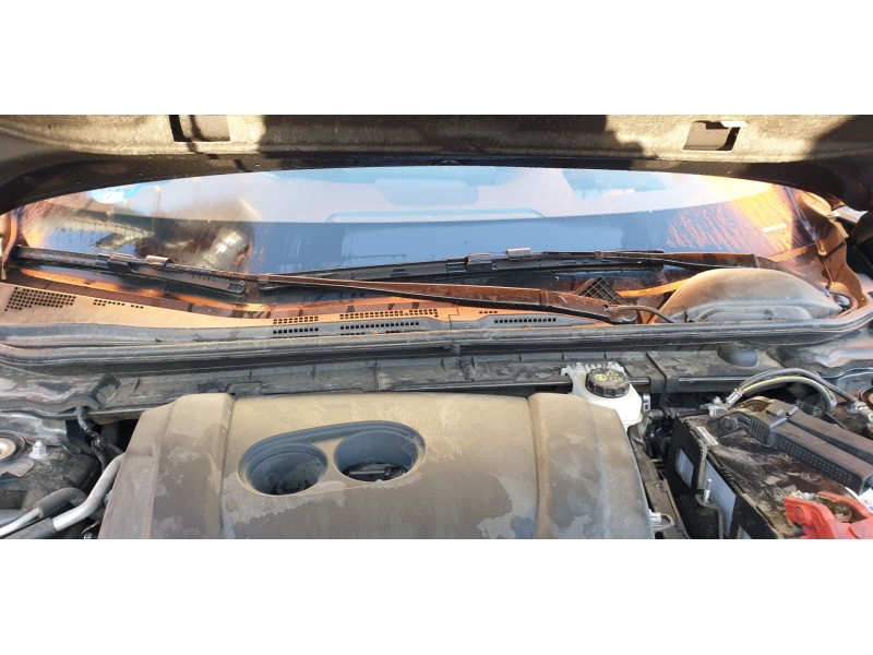 Recambio de brazo limpia delantero derecho para mazda 3 berlina (bp) evolution referencia OEM IAM BCKB67321  