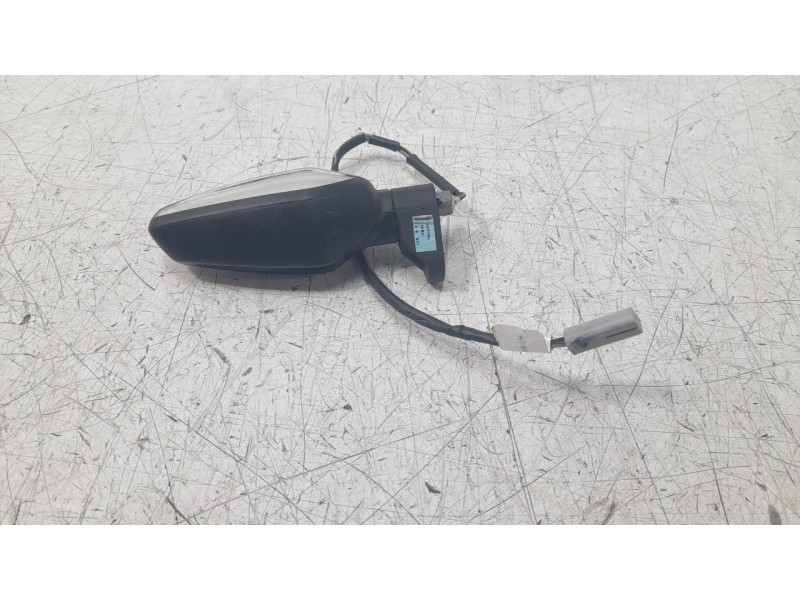 Recambio de piloto trasero derecho para triumph speed 400 referencia OEM IAM T2701277  