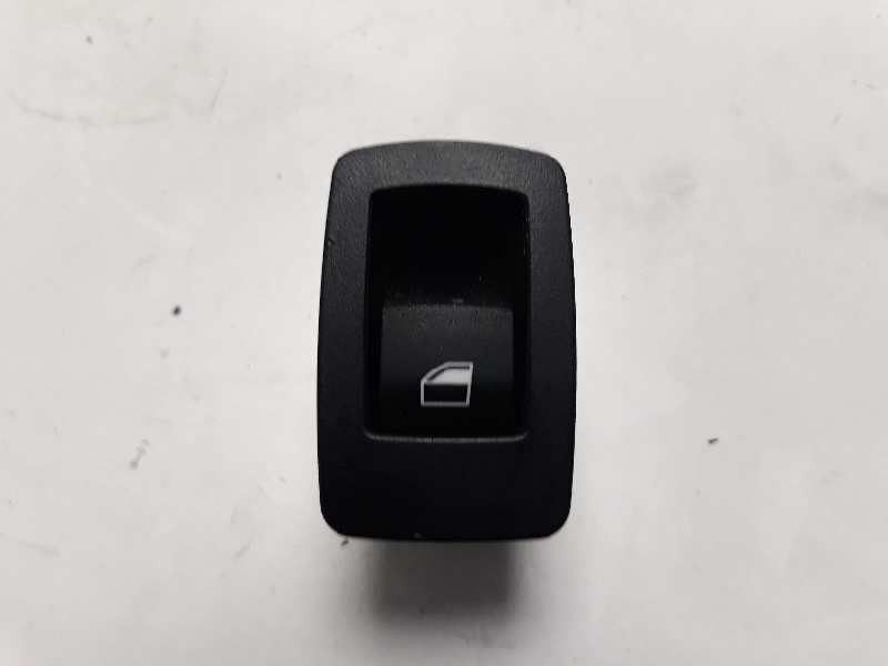 Recambio de mando elevalunas trasero derecho para bmw serie 4 gran coupe (f36) 420d referencia OEM IAM 9208106  