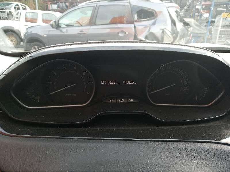 peugeot 208 del año 2015