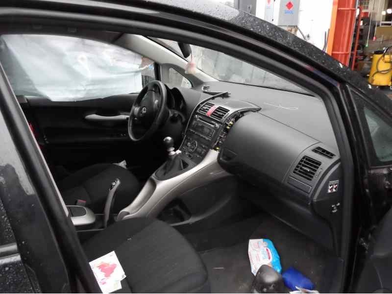 toyota auris del año 2008