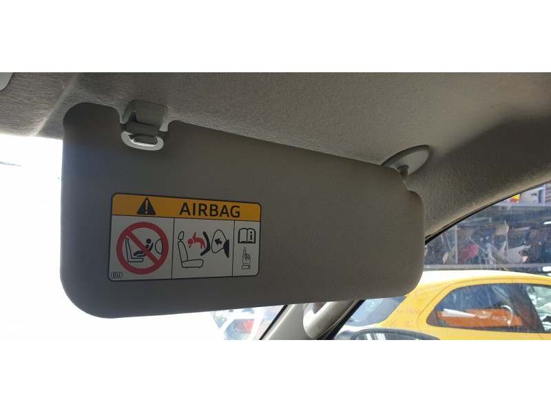 Recambio de parasol derecho para toyota hilux vii 2.4 d referencia OEM IAM 743100KF10B0  