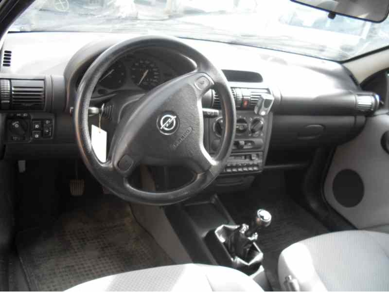 opel tigra del año 2000