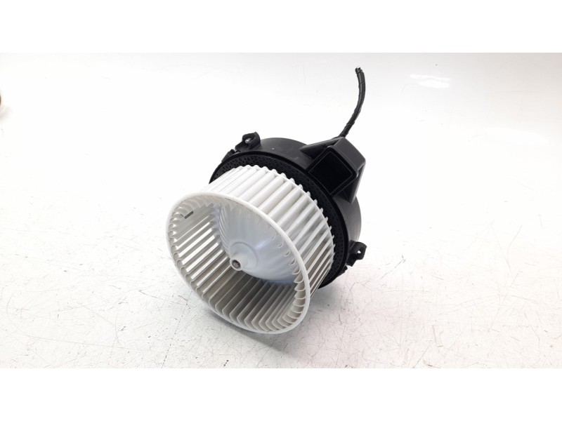 Recambio de ventilador calefaccion para volvo xc60 referencia OEM IAM 32241017  