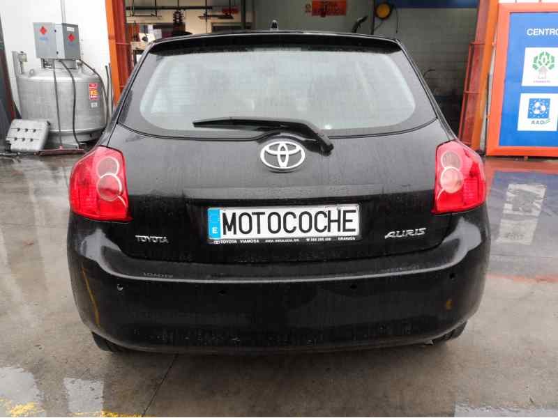 toyota auris del año 2008