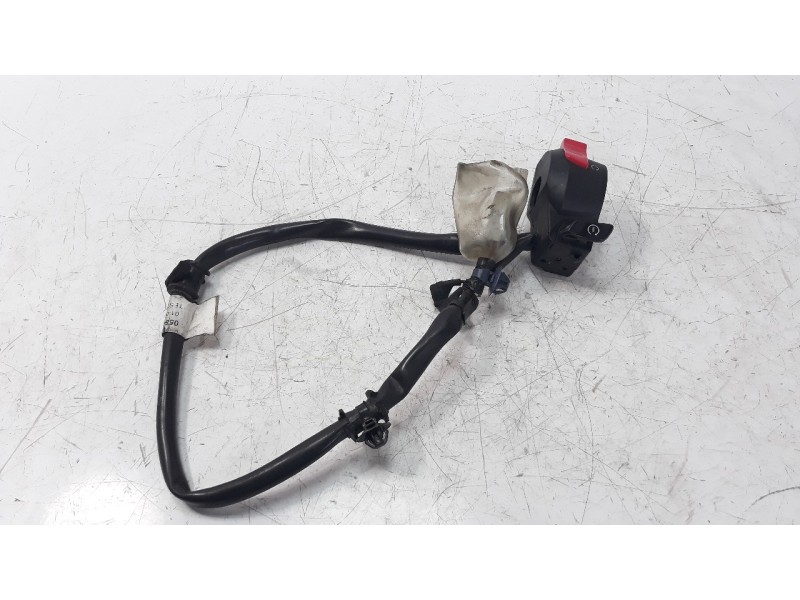 Recambio de piña luces derecha para honda cb 650r referencia OEM IAM 35130MKND11  