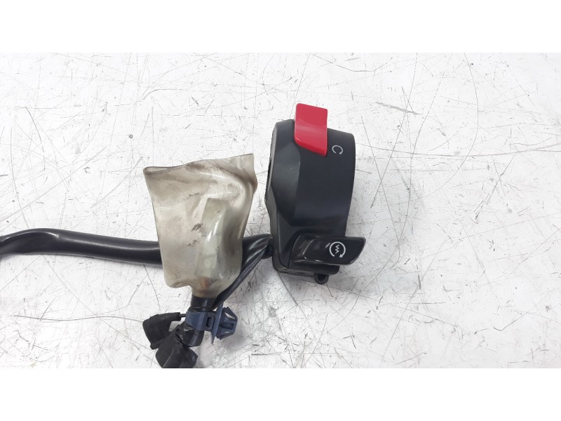 Recambio de piña luces derecha para honda cb 650r referencia OEM IAM 35130MKND11  