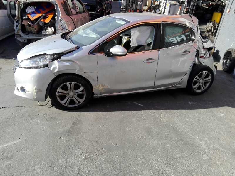 peugeot 208 del año 2013