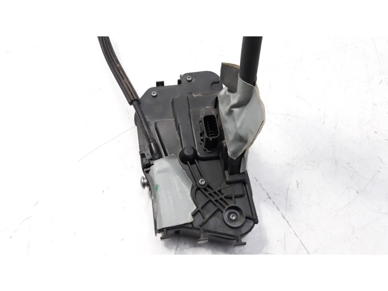 Recambio de cerradura puerta delantera derecha para ford focus st-line referencia OEM IAM E01940105  