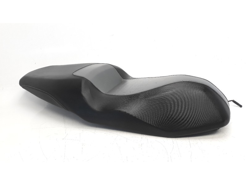 Recambio de asiento para bmw c 400 referencia OEM IAM 8405366  