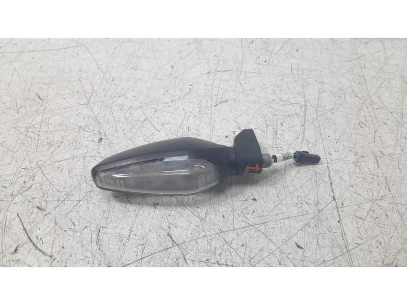 Recambio de piloto trasero izquierdo para triumph speed 400 referencia OEM IAM T2701276  