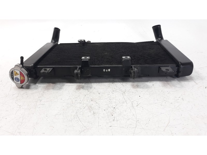 Recambio de radiador agua para honda cb 650r referencia OEM IAM 19010MKND51  