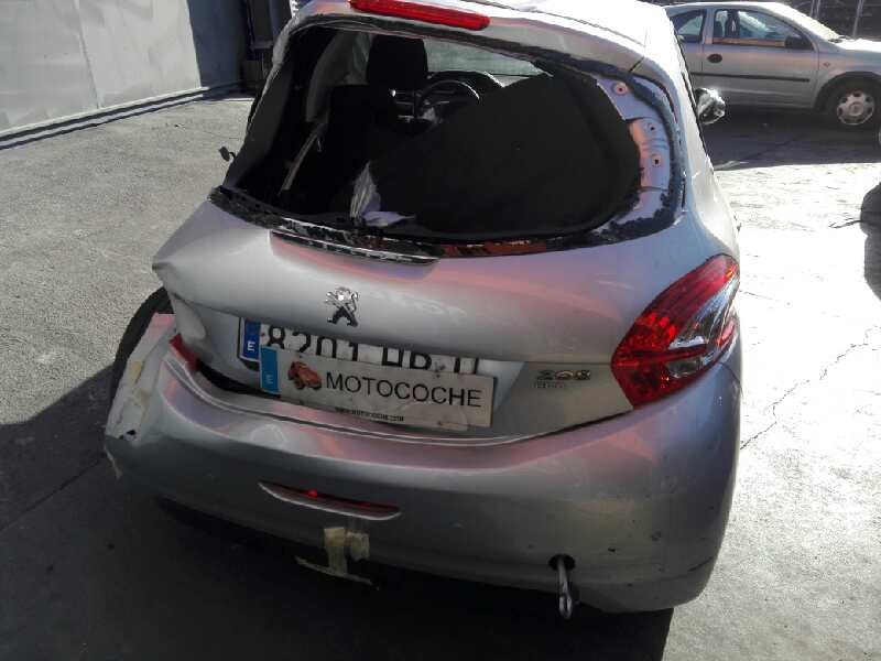 peugeot 208 del año 2013