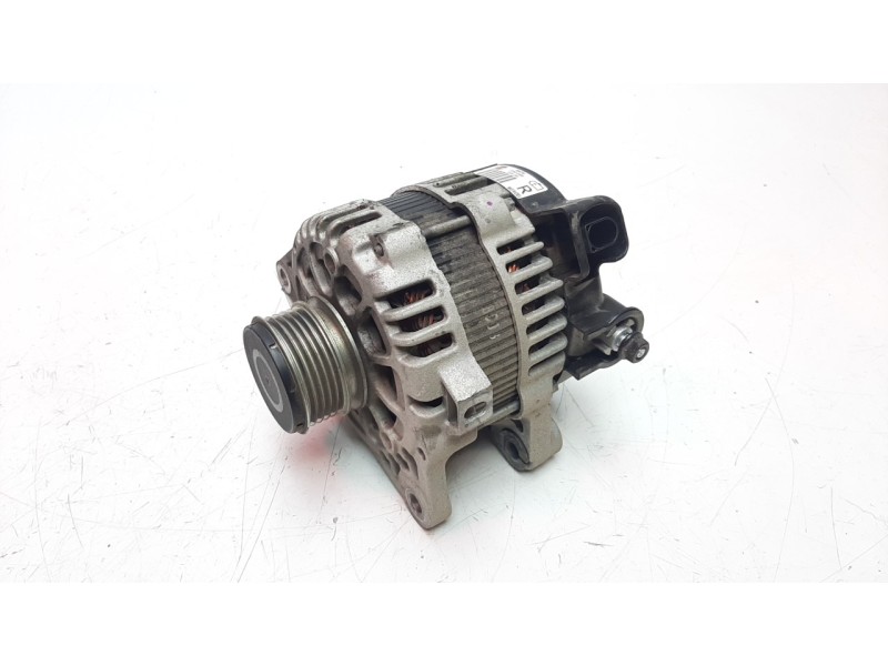 Recambio de alternador para kia stonic (ybcuv) 1.2 cat referencia OEM IAM 373002A900 ALF390123HQ 