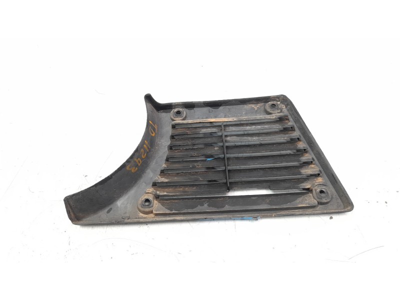 Recambio de moldura para nissan patrol (k/w260) largo ta referencia OEM IAM 76812G9600  