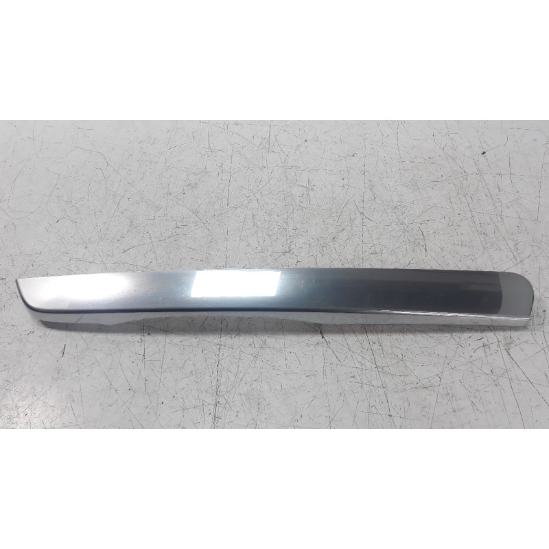 Recambio de moldura para land rover range rover sport 3.0 td v6 cat referencia OEM IAM RHAH3226656  